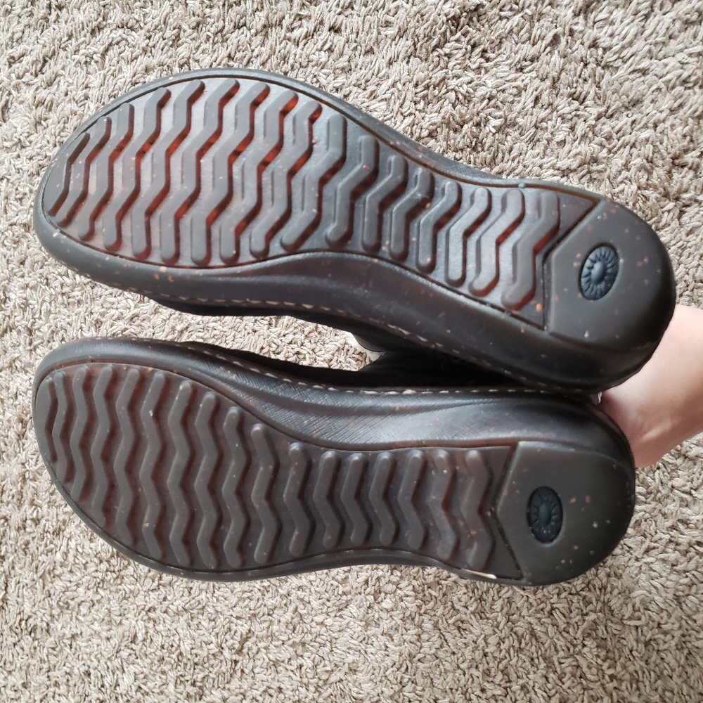 Ugg Kaya Boots - Picture 2 of 8